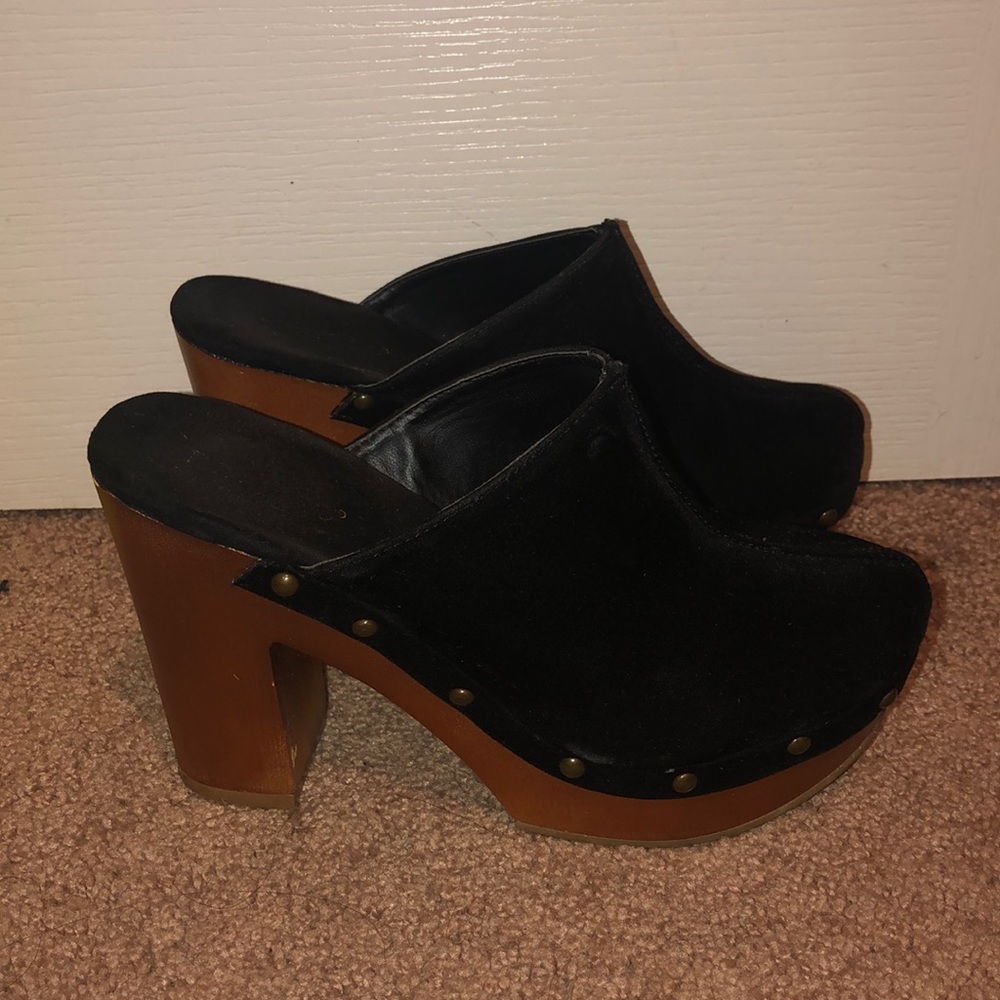 Heels - Picture 3 of 3